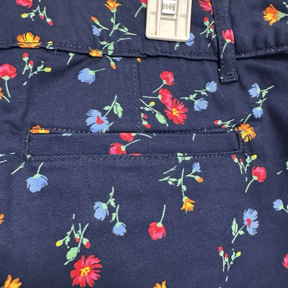St. John's Bay Women 16P Petite Capri Blue Flower Mid Rise SecretlySlender Pants